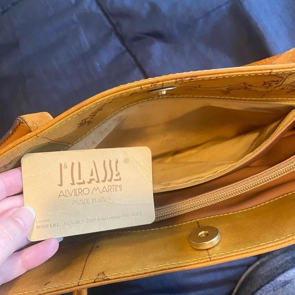 Alviero Martini- Excellent Condition Tan and Brown Leather Tote with Map Design - Picture 8 of 11